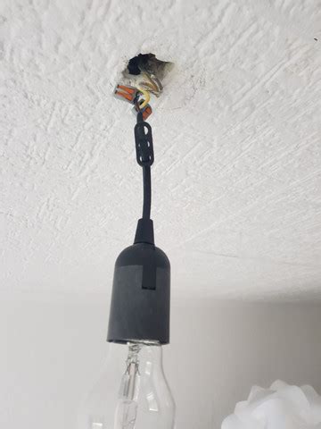 6.2 lampen anbringen ohne bohren geht das? Lampe an Decke befestigen? (Computer, Technik, Technologie)