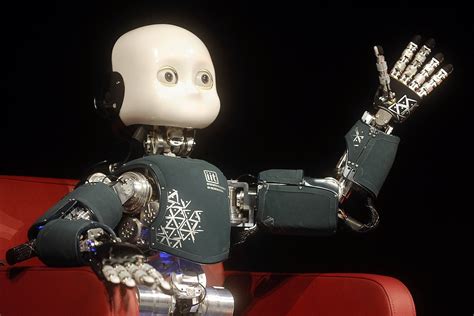 icub robot umanoide che aiuta i bambini con autismo empatia