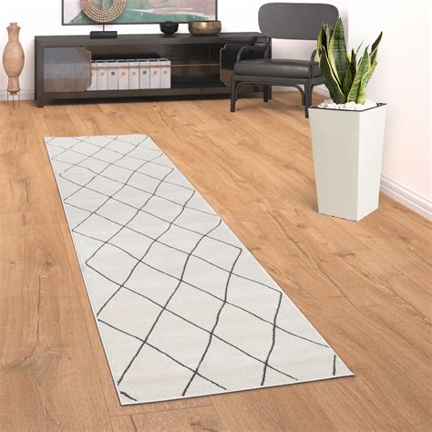 Wer einen neuen teppich kaufen möchte, sollte sich vorab gedanken machen, welche art von teppich es sein soll. Teppiche in Weiß online kaufen