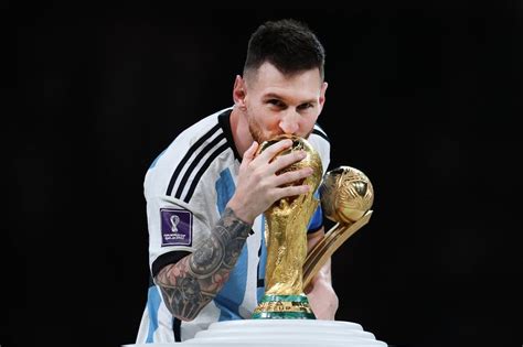 Who Surprised Lionel Messi On The Pitch Before Lifting 2022 World Cup