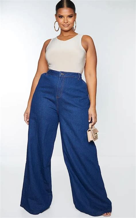 Jeans For Plus Size Women How To Wear And Style Them Right Wide Leg
