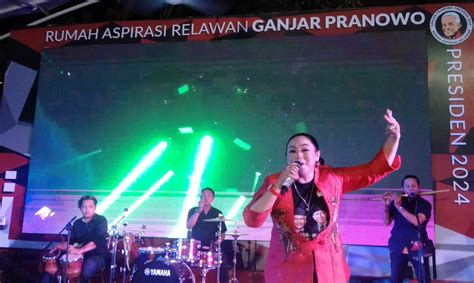 Istri Almarhum Didi Kempot & Pasukan 'Sobat Ambyar' Kompak Dukung