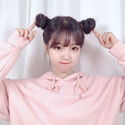 ℘ıŋɬɛཞɛʂɬ alyssa libo korean girl photo asian girl jung so min cool girl double hair buns