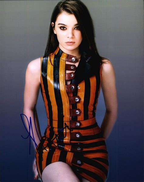 Hailee Steinfeld Signed Authentic 8x10free Shipthe Autograph Bank