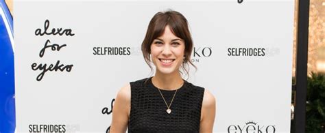 tips to grow out bangs popsugar beauty