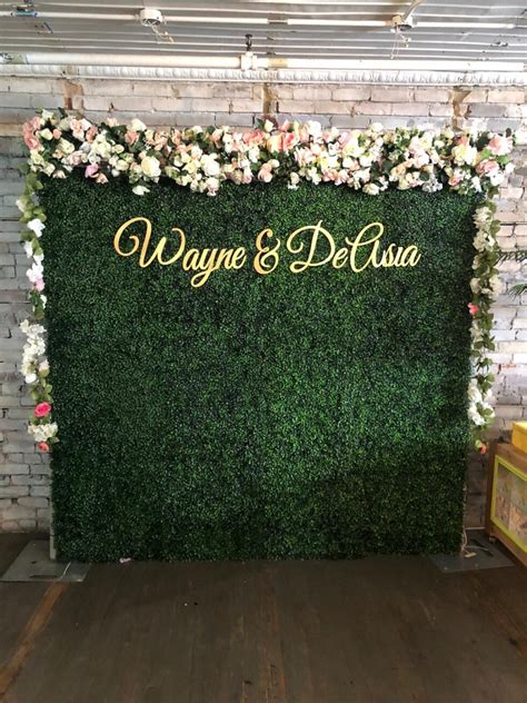 How To Add A Toronto Green Boxwood Wall Rental To Your Event Flower
