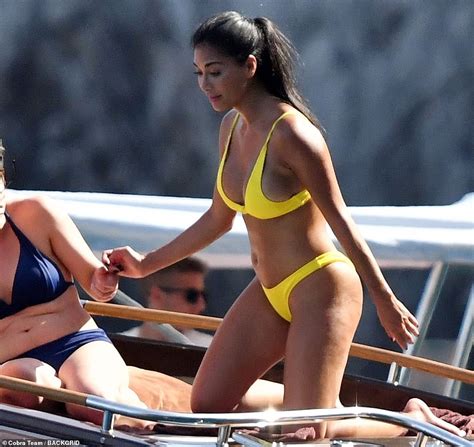 Nicole Scherzinger Stills In Bikini At A Beach In Capri Sexiezpicz Web Porn