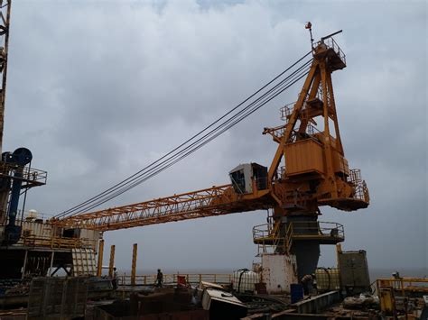 Offshore-Crane.Com | Find here Offshore Cranes and Port Equipment for ...