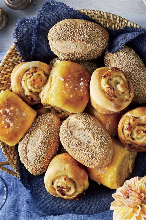 27 Homemade Rolls And Breads To Complete Your Thanksgiving Feast