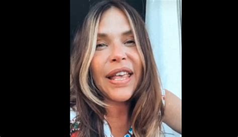A lo que la exvedette. Nazarena Vélez mostró su cuerpo en bikini: "Vean mis defectos"