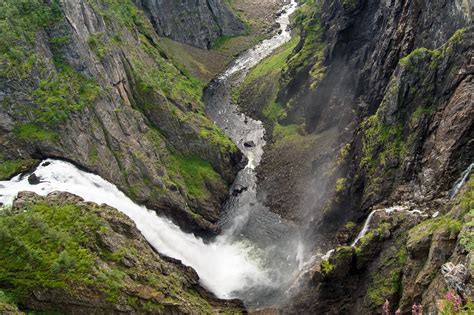 Learn about fjords, northern lights, midnight sun, where to stay, walking, fishing and more. Vøringfossen, Norwegen | Franks Travelbox