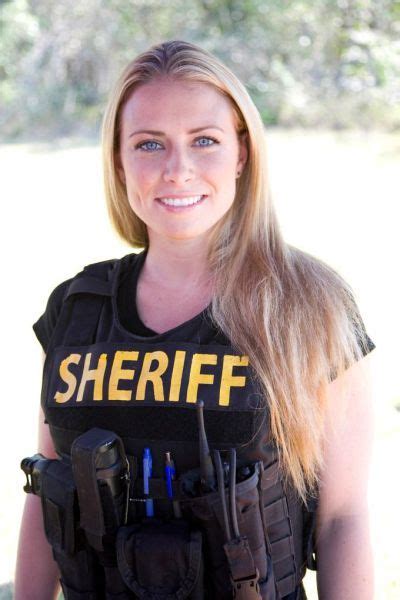 Hot Female Police Officers Beautiful Women Police Officers Who Could Also Work As A Model 35