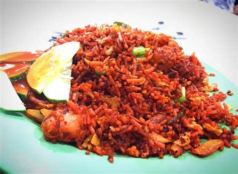 It accommodates over 150 stores outlets covering 210,000 square feet (20,000 m2). 10 Yuhua Village Market Food Stalls Including Famous ...