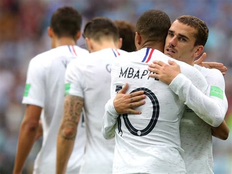 Antoine griezmann fifa 19 career mode рейтинги игрока. Bilder | Uruguay - Frankreich 0:2 | Viertelfinale ...
