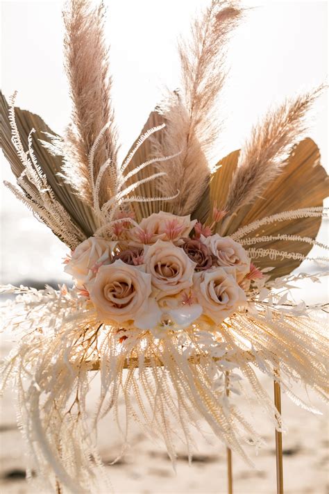 Wedding Flowers Ideas Bohemian Wedding Deco In 2020 Beach Wedding