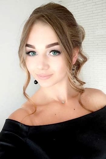 Ukrainian Single Daria Green Eyes 22 Years Old Id1651846