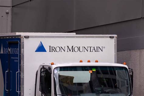 Iron Mountain Set To Buy Itad Firm For 925 Million