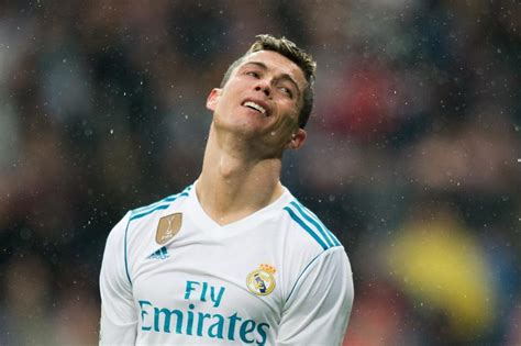 Cristiano Ronaldo Tells Real Madrid Team Mates He Wants Manchester