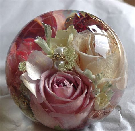 Ready to start preserving and framing your own flowers? 3.5" Flower Paperweights | How to preserve flowers ...