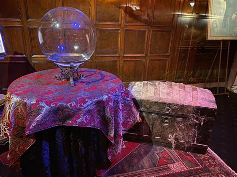 Video Photos Haunted Mansion Opens At El Capitan Theatre In