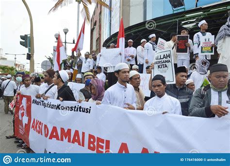 Demonstration Case Of Ahok Editorial Image Image Of Islamic 176416000