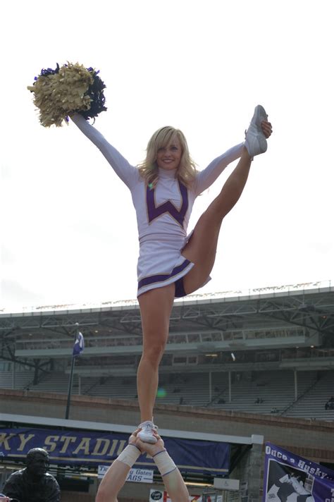 Uw Cheerleader Heel Stretch Mike Flickr