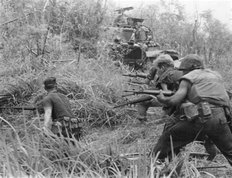 FOTO 11 Fotografie zachycující válku ve Vietnamu v pravém světle G cz