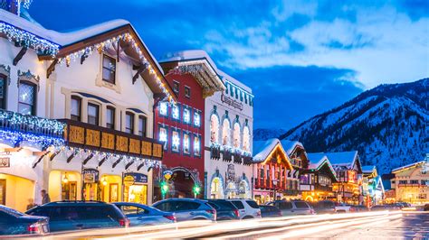 10 Of The Coziest Christmas Towns In America
