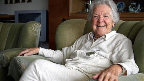 Neusäß Diese Frau Ist 102 Jahre Alt Ihr Rat Immer Vergnügt Sein