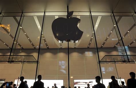 How Apple Became The Worlds Most Valuable Company Vox