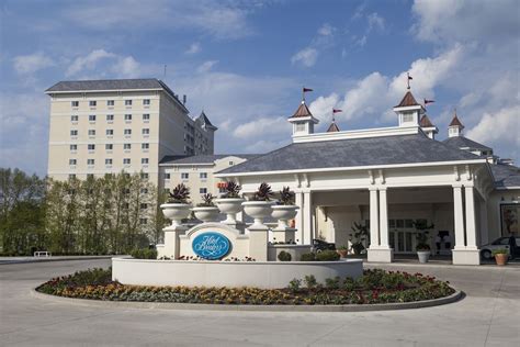 Cedar Points Hotel Breakers Sandusky Room Prices And Reviews Travelocity