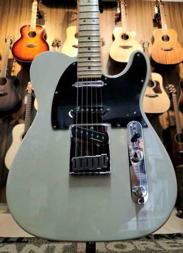Guitarra Fender® Deluxe Nashville Telecaster White Blonde