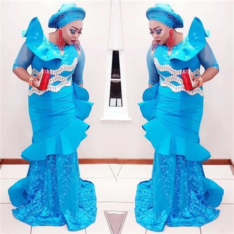 30 Gorgeous Asoebi Styles That Are Flowing Everywhere In Nigerian Party