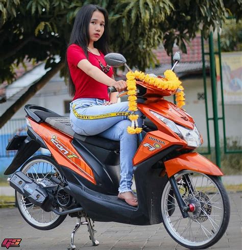Karisma modifikasi motor vixion thailook kamu akan semakin nampak. 52 Foto Modifikasi Motor Beat Thailook Style Velg 17 Terbaik