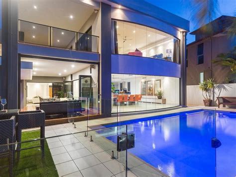 Gold Coast Mansion Sells Under The Hammer After 45 Minute Auction