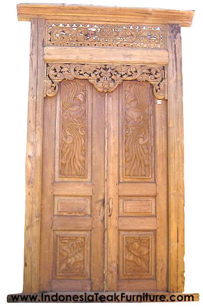 Aarsun brings to you this handcrafted wooden door temple / puja mandir made from premium quality teak wood. Teak Wood Entrance Doors Gateways Indonesia - Bali-Crafts.com