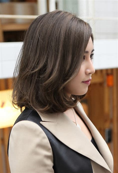 Layers add movement and interest to an otherwise boring haircut. Classic Bob - Sophisticated & Professional Look ...