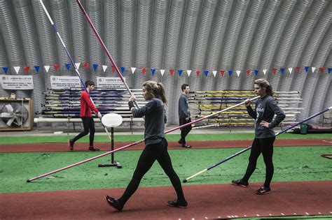 Pole Vaulters With Matching Ambitions The New York Times