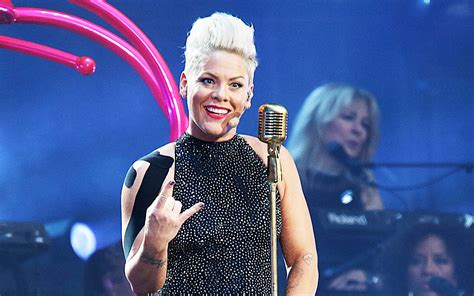 Pink Explains Why She Turned Down Super Bowl Halftime Show The Tango
