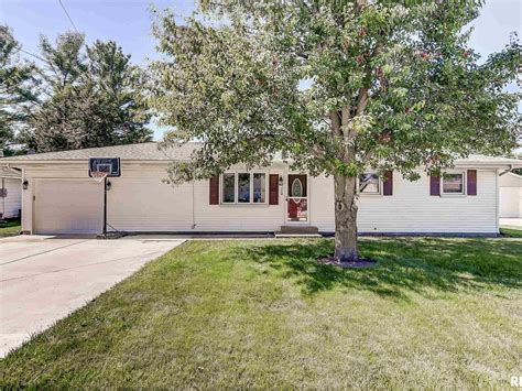 1008 Monroe St, Pawnee, IL 62558 | Zillow