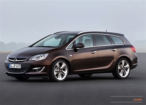Opel Astra 2013 Facelift En Photos Hd