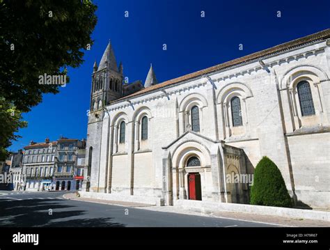 Angoulême Cathedral Hi Res Stock Photography And Images Alamy