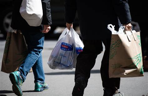 New York Lawmakers Are Near Deal On Plastic Bag Ban Wsj