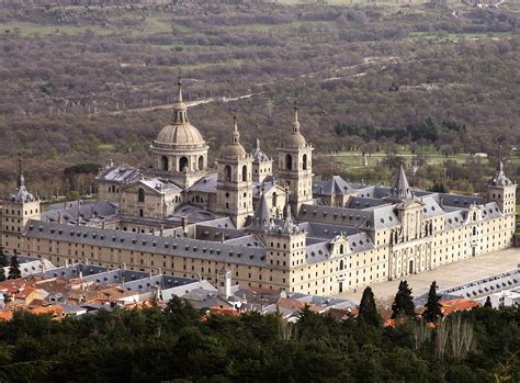 12.1 km van san lorenzo de el escorial. Monasterio de El Escorial - Wikimedia Commons