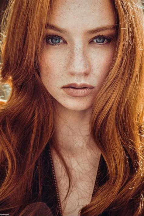 Pin By Jodi Ross On Face To Face Beautiful Red Hair Red Haired Beauty Red Hair Woman
