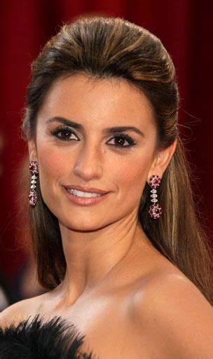 How To Penelope Cruzs Oscars Makeup Oscar Hairstyles Half Updo Hairstyles Trendy Wedding