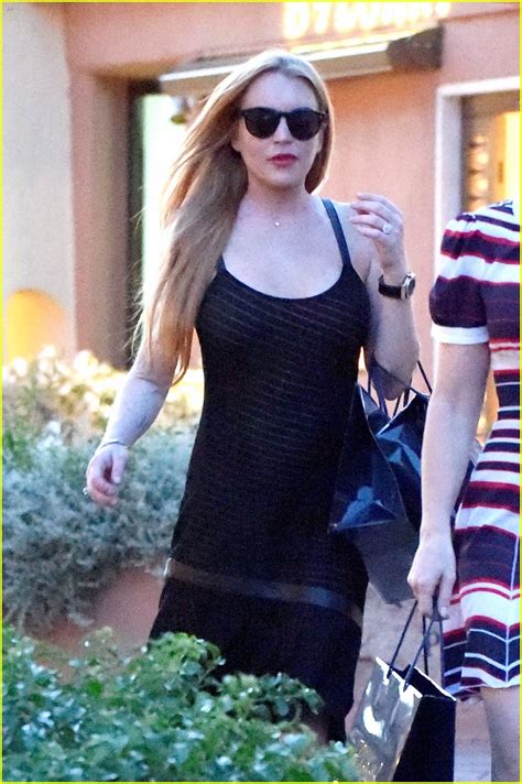 Lindsay Lohan Steps Out After Friend Hofit Golan Denies Pregnancy Rumors Photo 3721373