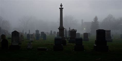 10 Creepy Cemetery Tours To Take In Nyc This Halloween