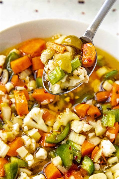 It's not drenched in oil the way they are and it's super flavorful. Homemade Chicago-Style Giardiniera Recipe - Chili Pepper ...