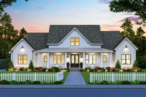 Perfectly Balanced 4 Bed Modern Farmhouse Plan 56478sm